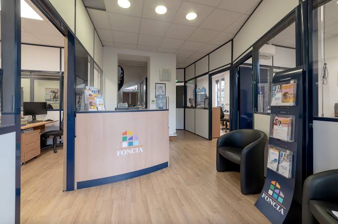Hall de résidence Foncia entretenu par Upgrade Facilities